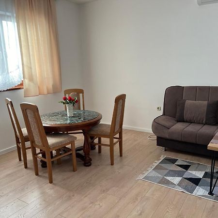 Cheap House Near The Center Of The City โมสตาร์ ภายนอก รูปภาพ