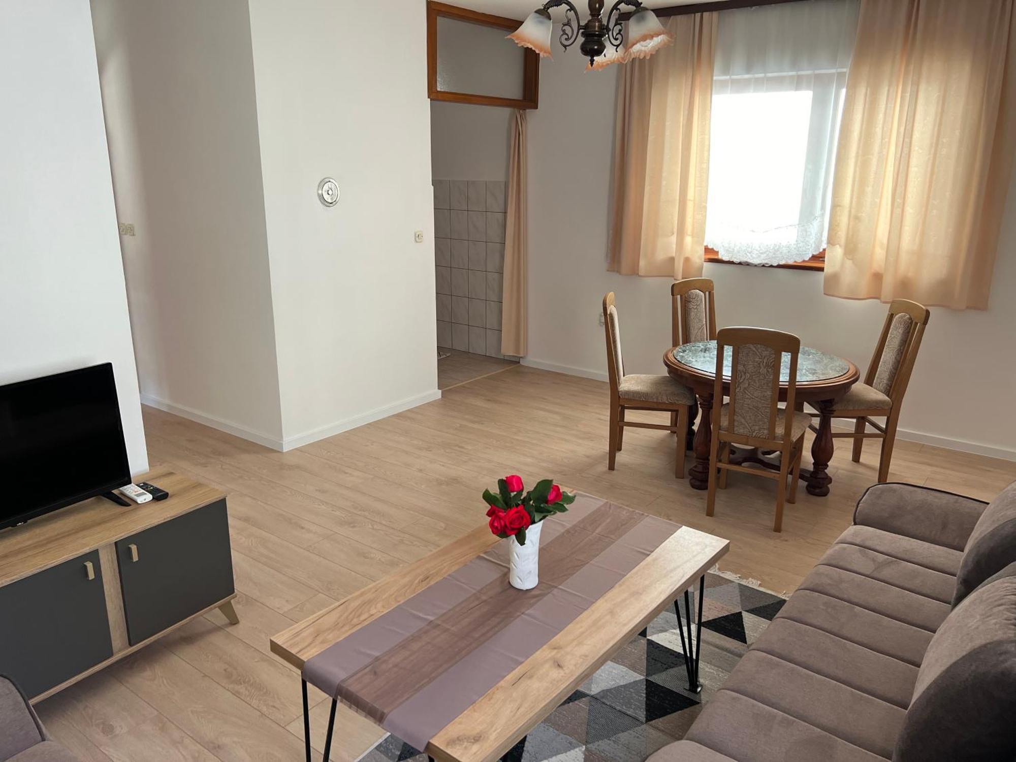 Cheap House Near The Center Of The City โมสตาร์ ภายนอก รูปภาพ